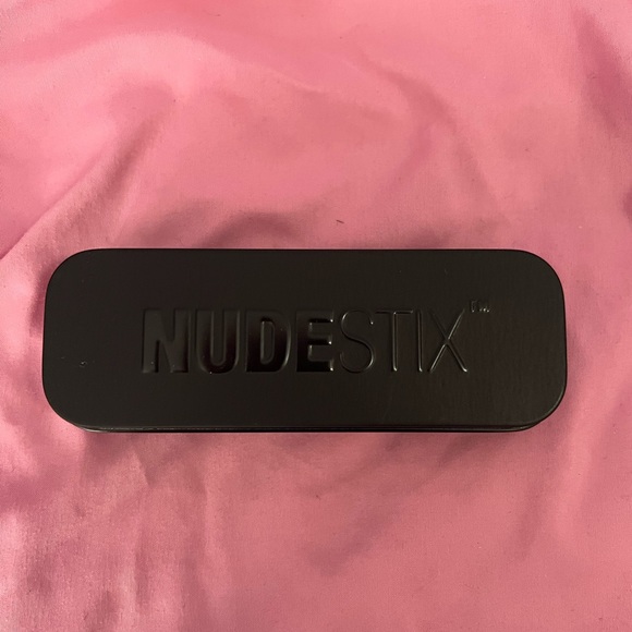 NUDESTIX Purity Intense Matte Lip + Cheek Pencil - Picture 4 of 5